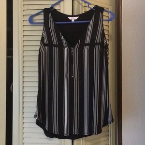 Adorable pin stripe top!